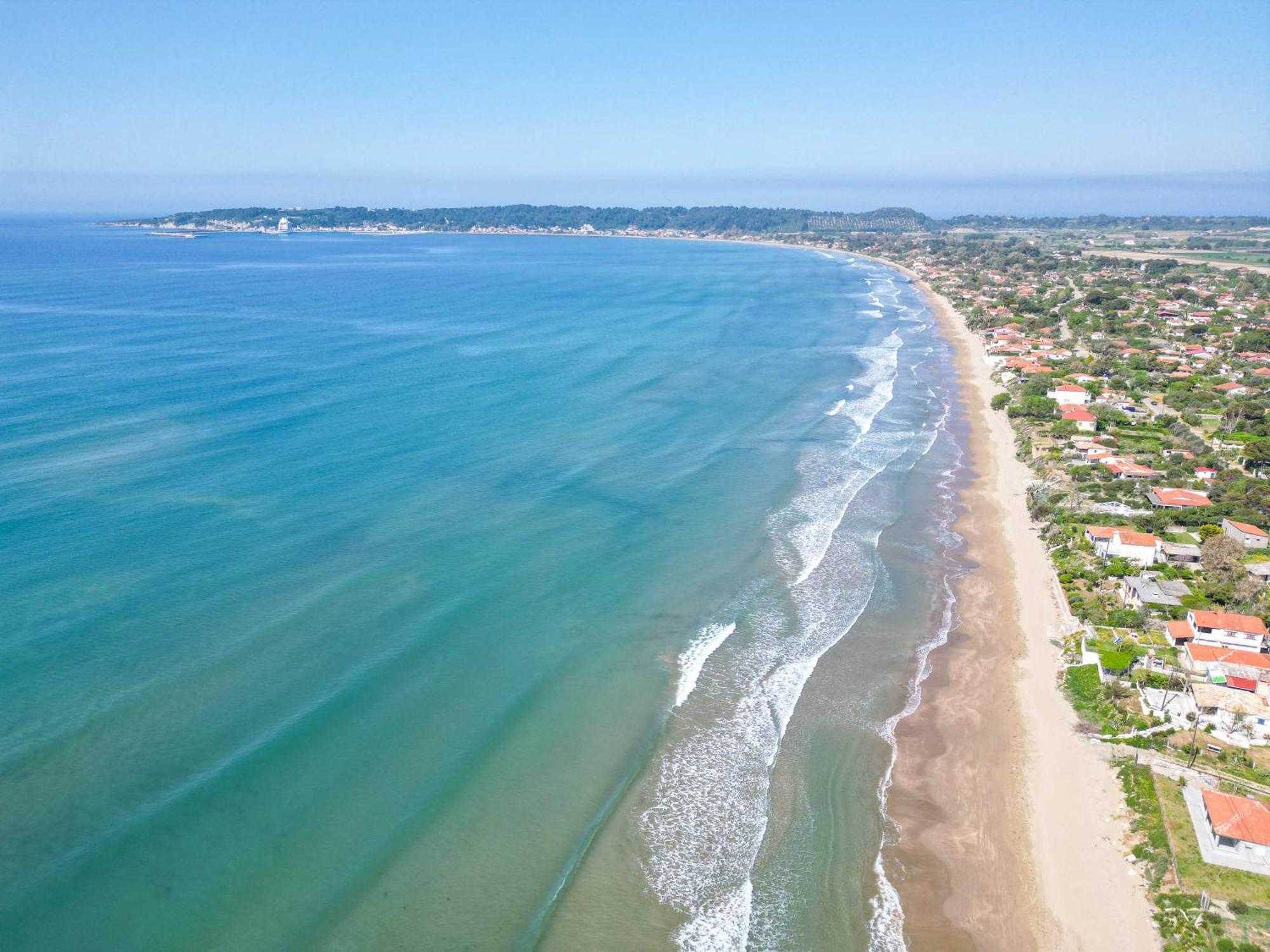 Salty Noses Beach House Paradise Perfect For Families Pírgos المظهر الخارجي الصورة